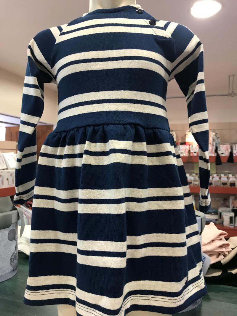 ROBE MANCHES LONGUES EN COTON 53 €/57 € 90. DU 3 AU 8 ANS. PETIT BATEAU